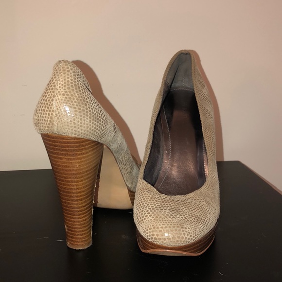 NUDE PUMPS - Picture 2 of 2